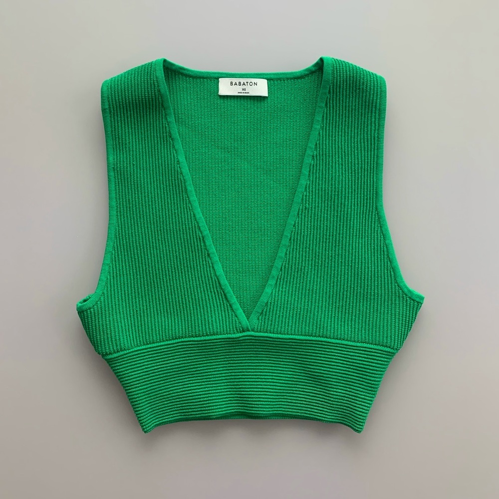 NWOT Aritzia Babaton Sculpt Knit Deep V-Neck Tank in Kelly Green | X-Small